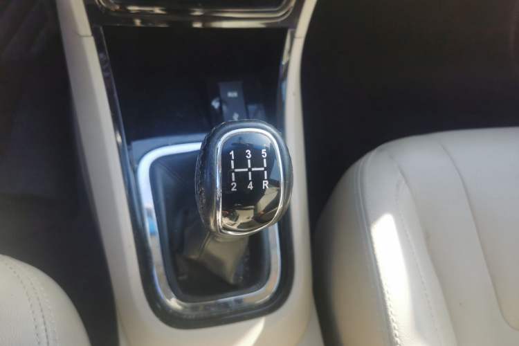 Used Chery E3 2013 1.5L Manual ZhiShang Model Gear Lever