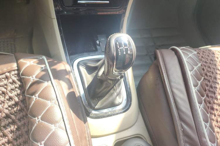 Used Chery E3 2013 1.5L Manual Fashion Model Gear Lever