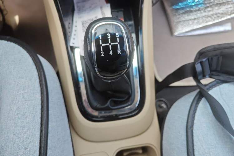 Used Chery E3 2013 1.5L Manual ZhiShang Model Gear Lever