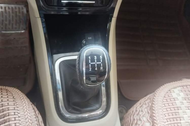 Used Chery E3 2013 1.5L Manual ZhiShang Model Gear Lever