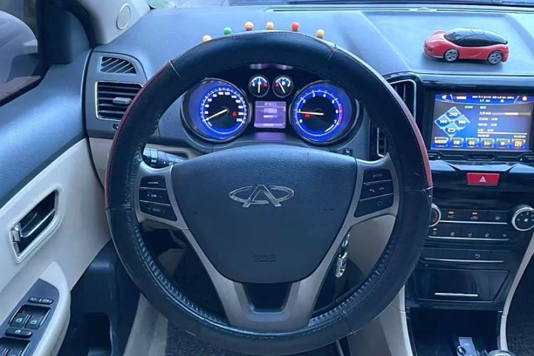 Used Chery E3 2013 1.5L Manual ZhiShang Model Interior 2