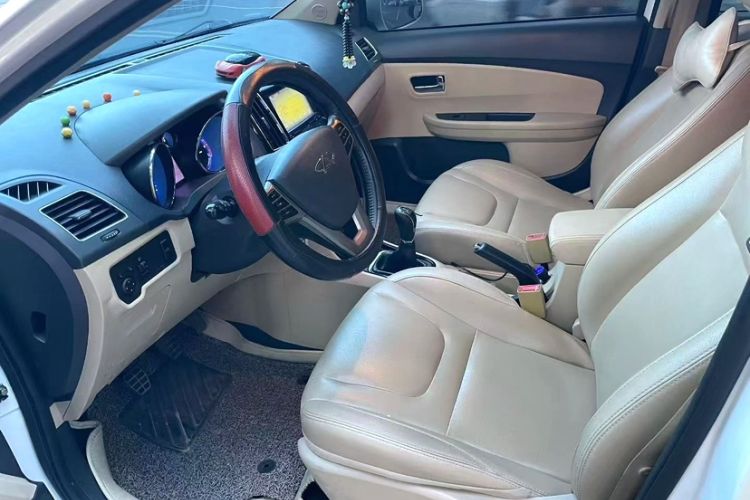 Used Chery E3 2013 1.5L Manual ZhiShang Model Interior 3