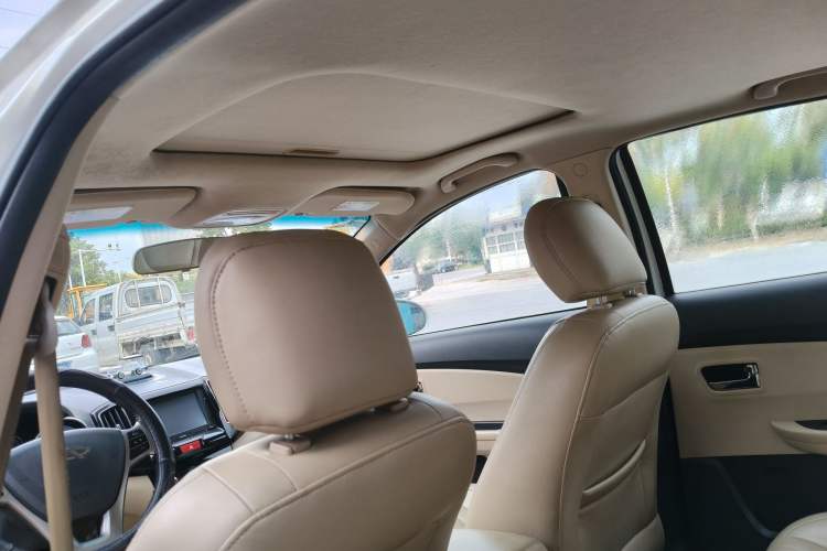 Used Chery E3 2013 1.5L Manual Luxury Model Interior 3