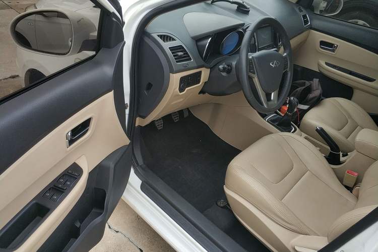 Used Chery E3 2013 1.5L Manual ZhiShang Model Interior 3