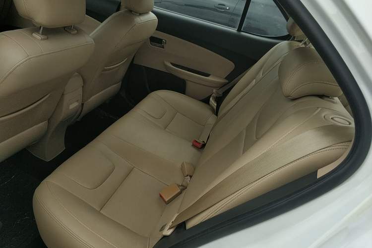 Used Chery E3 2013 1.5L Manual ZhiShang Model Interior 4