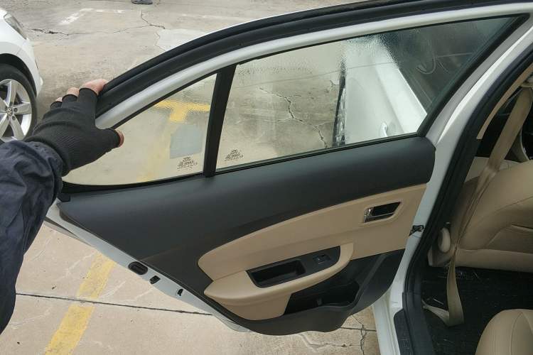 Used Chery E3 2013 1.5L Manual ZhiShang Model Interior 8