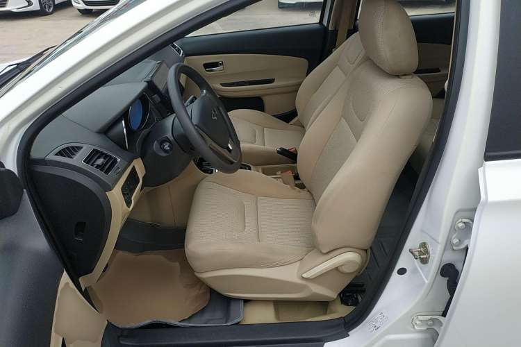 Used Chery E3 2013 1.5L Manual Fashion Model Left Front Seat