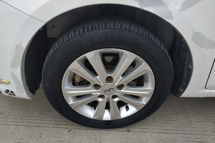 Used Chery E3 2013 1.5L Manual Fashion Model Left Front Wheel Hub