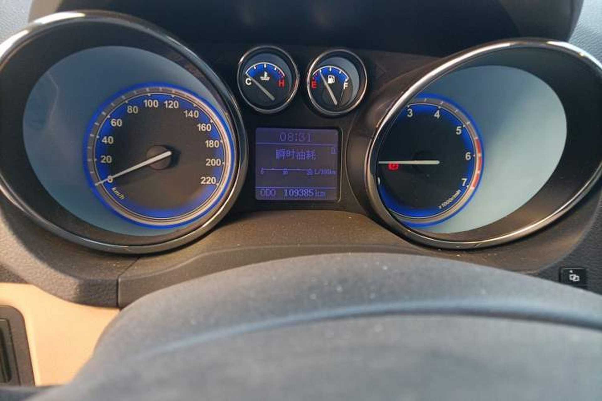 Used Chery E3 2013 1.5L Manual Fashion Model Odometer Close Up