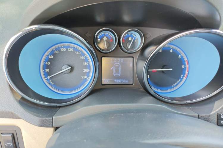 Used Chery E3 2013 1.5L Manual Fashion Model Odometer Close Up