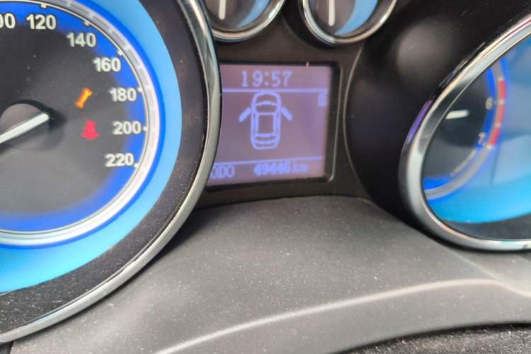 Used Chery E3 2013 1.5L Manual Fashion Model Odometer Close Up