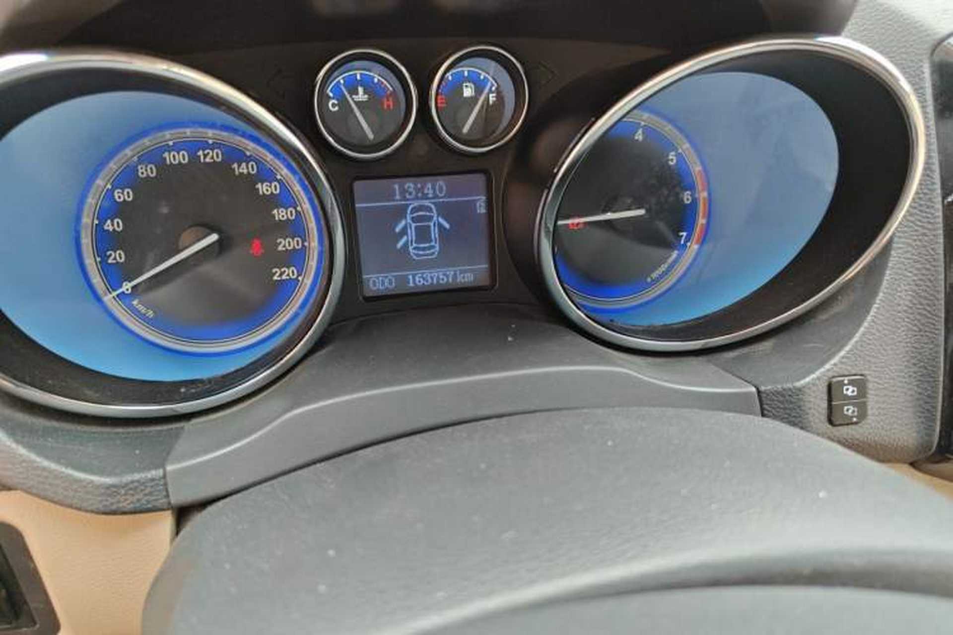 Used Chery E3 2013 1.5L Manual Fashion Model Odometer Close Up
