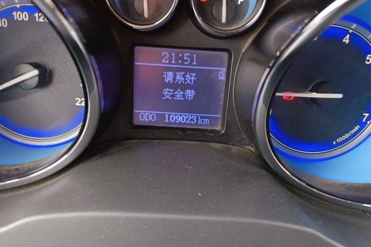 Used Chery E3 2013 1.5L Manual Fashion Model Odometer Close Up
