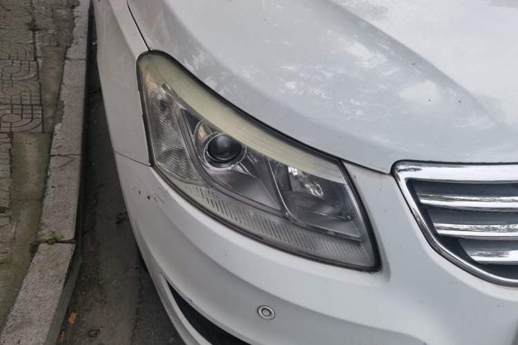 Used Chery E3 2013 1.5L Manual ZhiShang Model Right Front Headlight