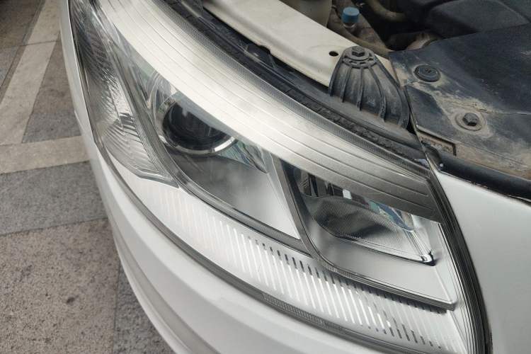 Used Chery E3 2013 1.5L Manual ZhiShang Model Right Front Headlight
