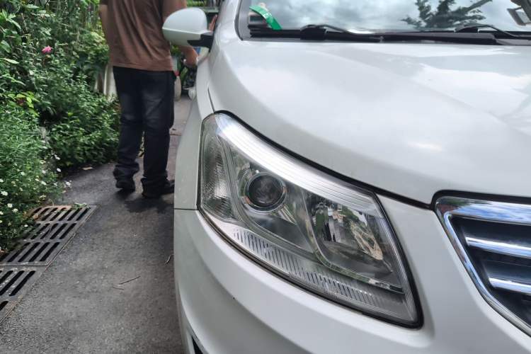 Used Chery E3 2013 1.5L Manual Fashion Model Right Front Headlight