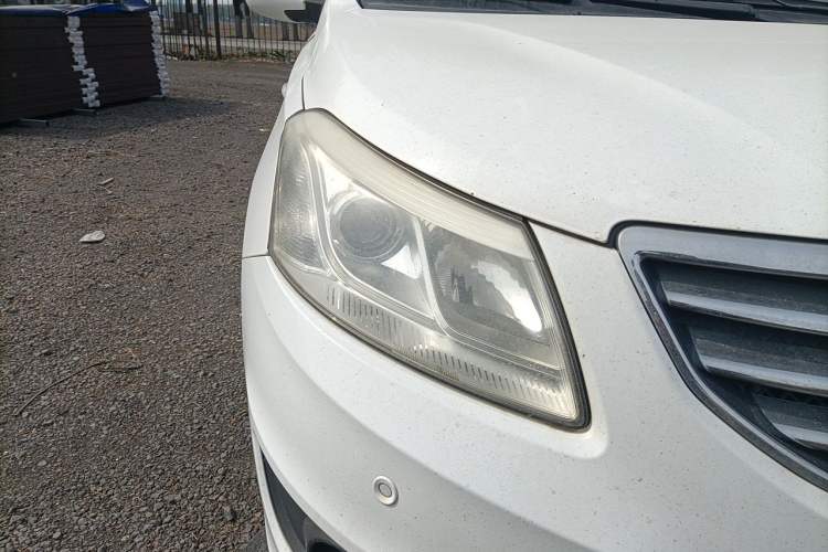Used Chery E3 2013 1.5L Manual ZhiShang Model Right Front Headlight