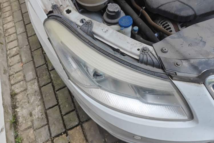 Used Chery E3 2013 1.5L Manual ZhiShang Model Right Front Headlight