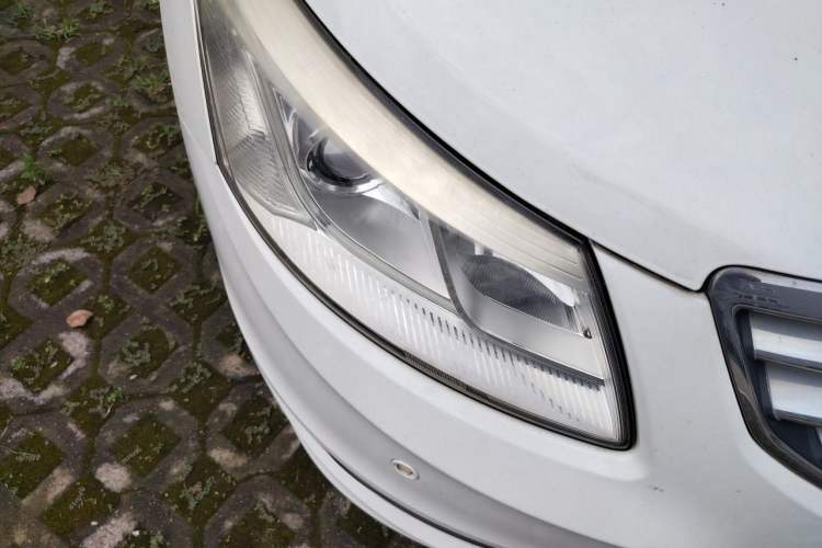 Used Chery E3 2013 1.5L Manual ZhiShang Model Right Front Headlight