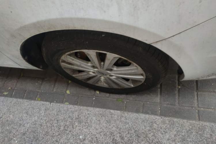 Used Chery E3 2013 1.5L Manual ZhiShang Model Right Front Wheel Hub