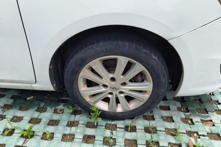 Used Chery E3 2013 1.5L Manual ZhiShang Model Right Front Wheel Hub