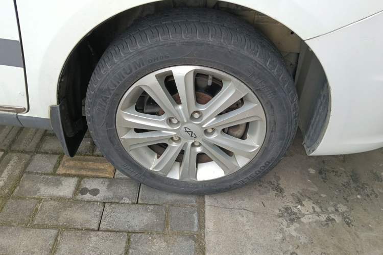 Used Chery E3 2013 1.5L Manual ZhiShang Model Right Front Wheel Hub