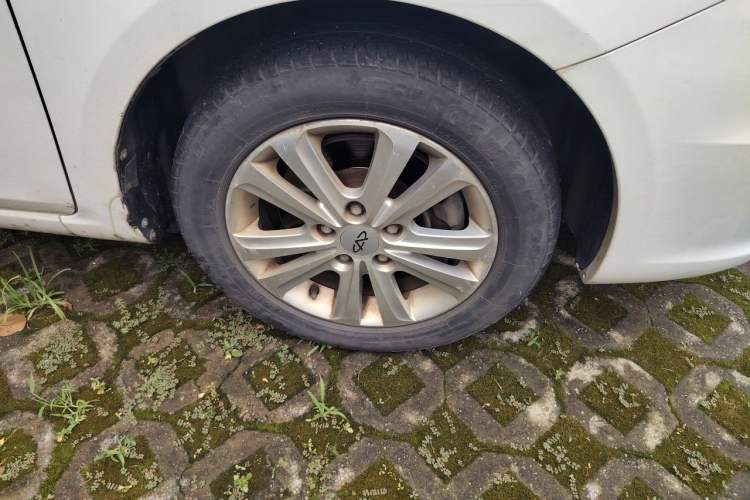 Used Chery E3 2013 1.5L Manual ZhiShang Model Right Front Wheel Hub