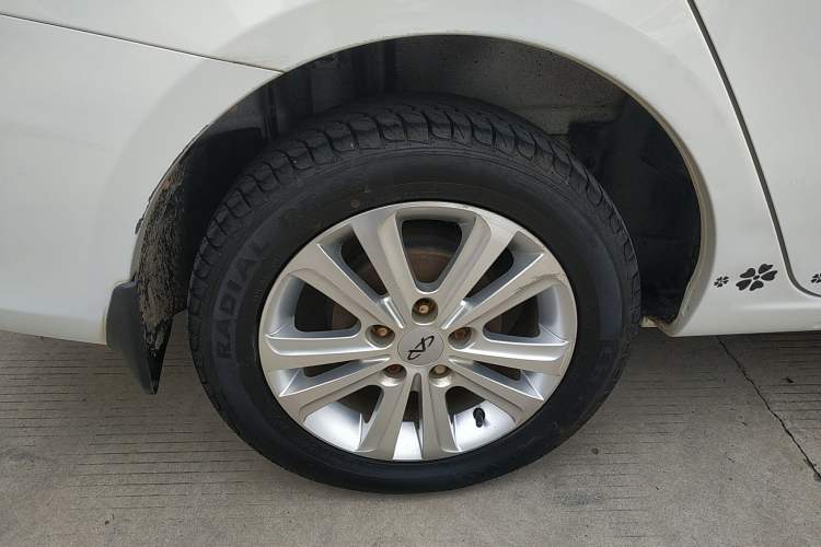 Used Chery E3 2013 1.5L Manual Fashion Model Right Rear Wheel Hub