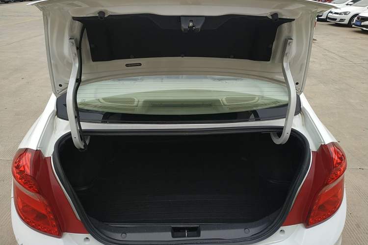 Used Chery E3 2013 1.5L Manual Fashion Model Trunk