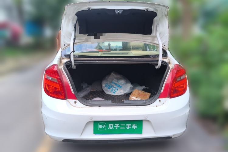 Used Chery E3 2013 1.5L Manual Fashion Model Trunk
