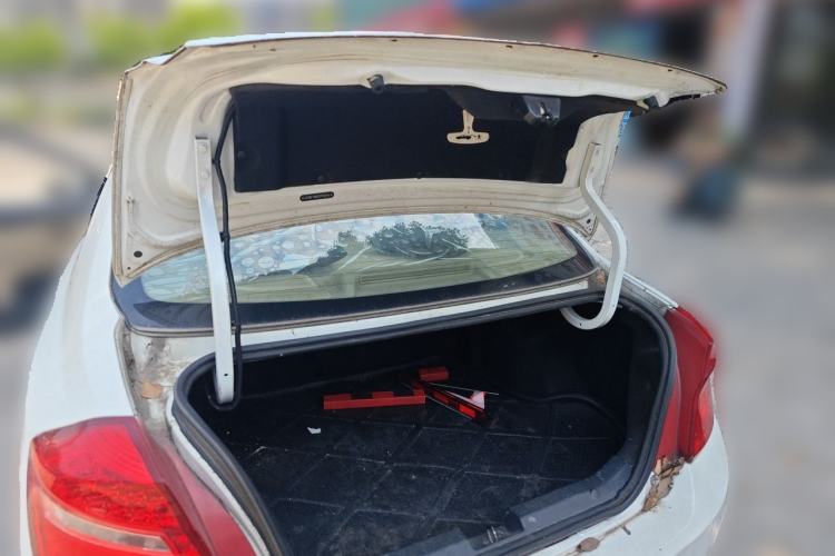 Used Chery E3 2013 1.5L Manual Fashion Model Trunk