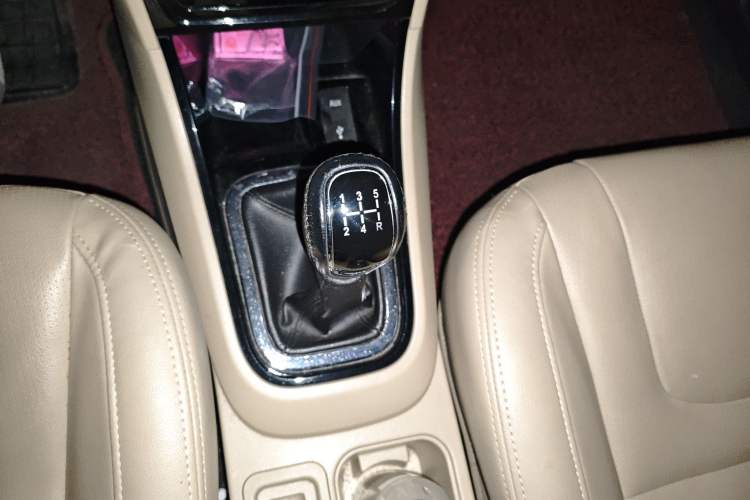 Used Chery E3 2013 1.5L Manual ZhiShang Model Gear Lever