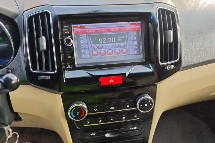 Used Chery E3 2015 1.5L Manual Fashion Model Audio And AC Panel