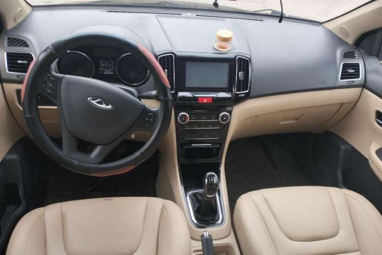 Used Chery E3 2015 1.5L Manual ZhiShang Model Center Console