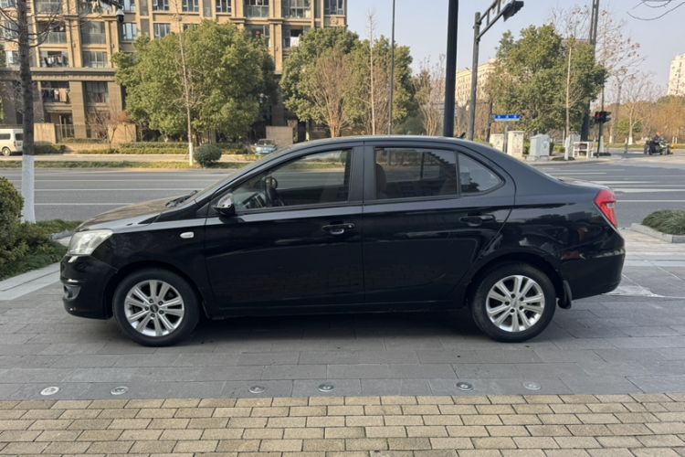 Used Chery E3 2015 1.5L Manual Fashion Model Exterior 5