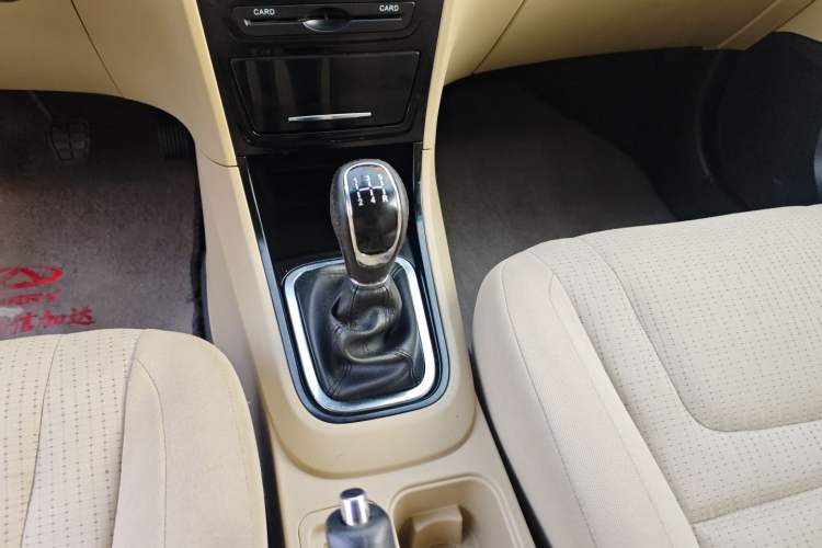 Used Chery E3 2015 1.5L Manual Fashion Model Gear Lever