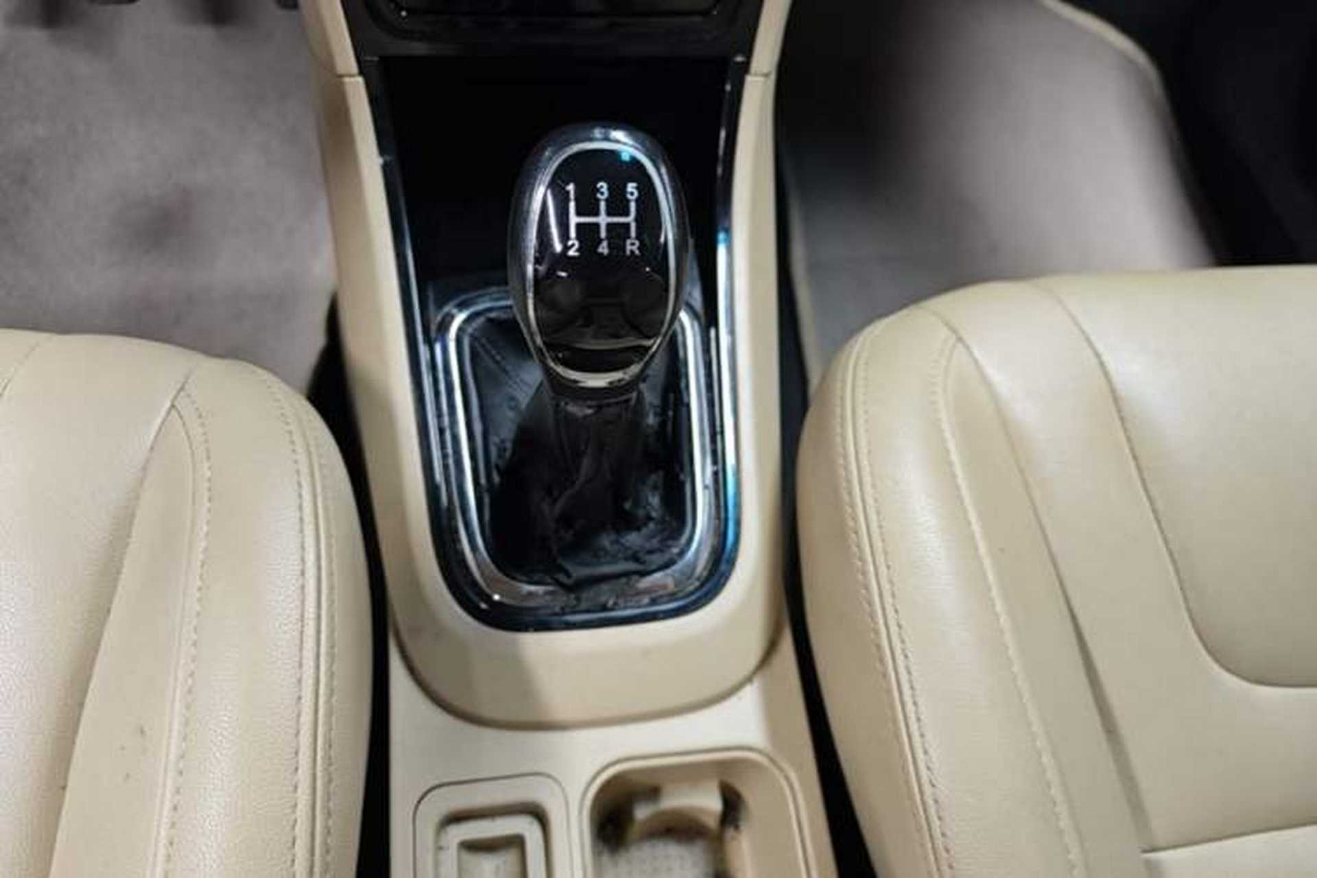 Used Chery E3 2015 1.5L Manual ZhiShang Model Gear Lever