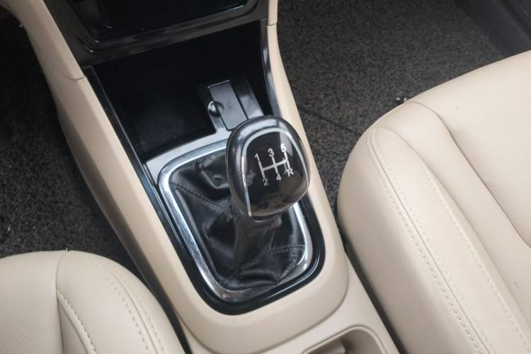 Used Chery E3 2015 1.5L Manual ZhiShang Model Gear Lever