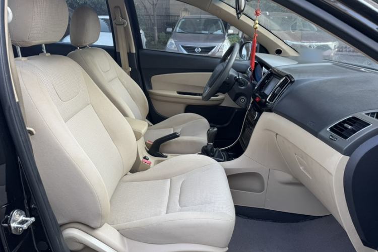 Used Chery E3 2015 1.5L Manual Fashion Model Interior 1
