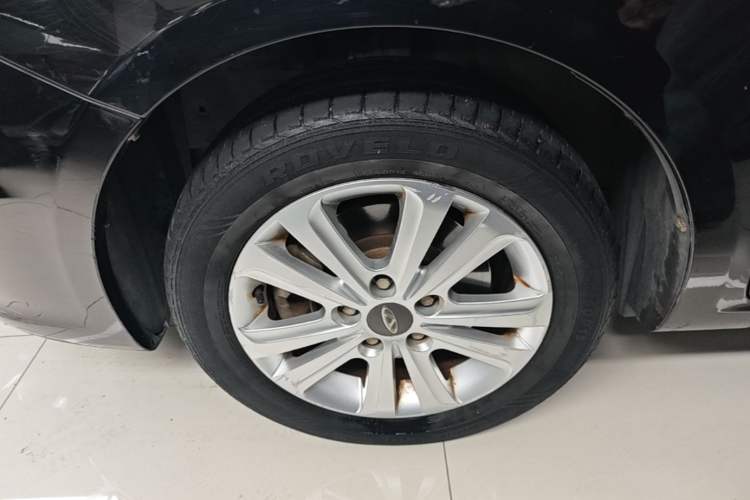 Used Chery E3 2015 1.5L Manual ZhiShang Model Left Front Wheel Hub