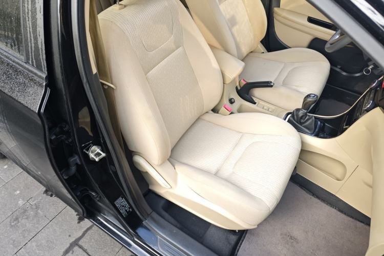 Used Chery E3 2015 1.5L Manual Fashion Model Right Front Seat
