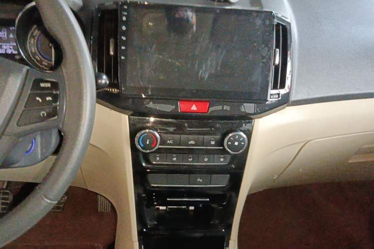 Used Chery E3 2015 1.5L Manual ZhiShang Model Audio And AC Panel