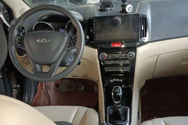 Used Chery E3 2015 1.5L Manual ZhiShang Model Center Console