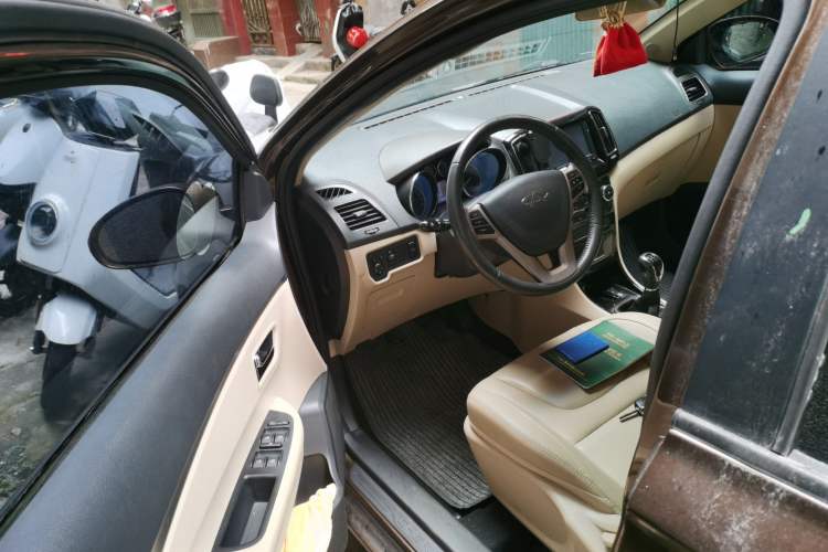 Used Chery E3 2015 1.5L Manual ZhiShang Model Driver Seat