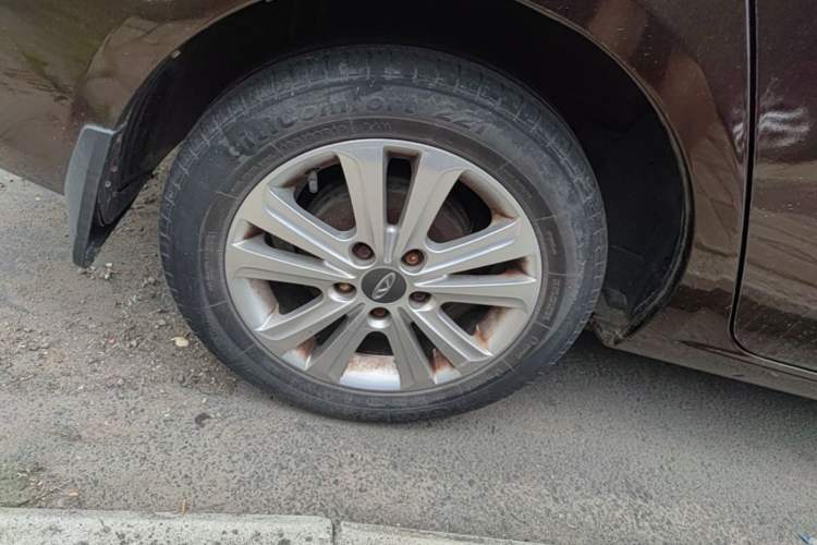 Used Chery E3 2015 1.5L Manual ZhiShang Model Exterior 5