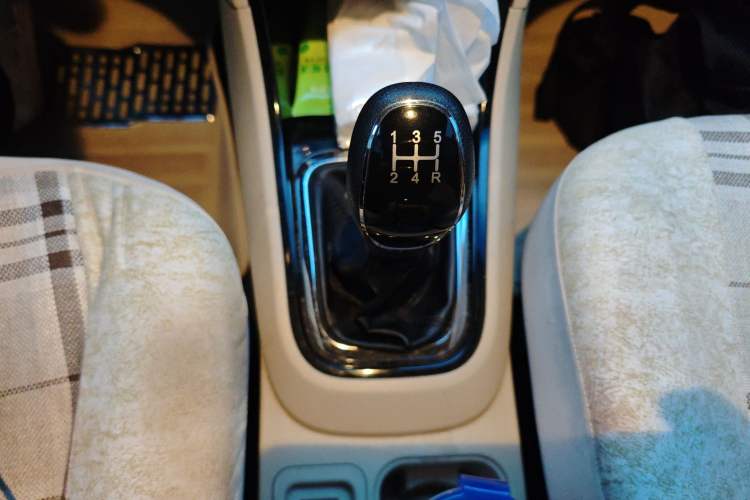 Used Chery E3 2015 1.5L Manual Fashion Model Gear Lever