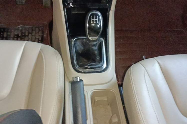 Used Chery E3 2015 1.5L Manual ZhiShang Model Gear Lever