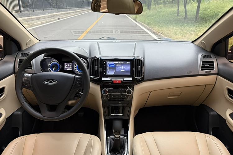 Used Chery E3 2015 1.5L Manual Sishang Edition Interior 1