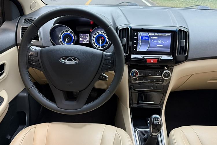Used Chery E3 2015 1.5L Manual Sishang Edition Interior 2
