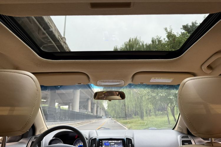 Used Chery E3 2015 1.5L Manual Sishang Edition Interior 6